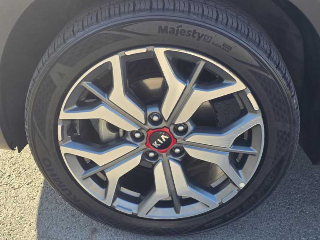 KIA Seltos - Vista 8