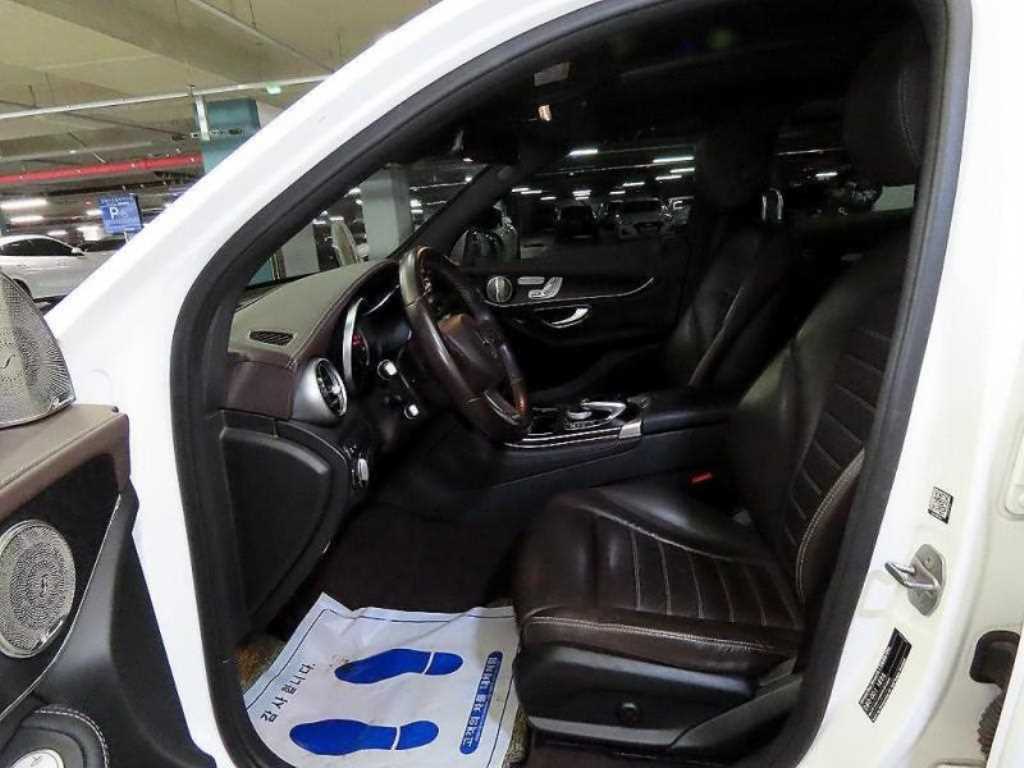 Mercedes Benz GLC Class - Vista 6