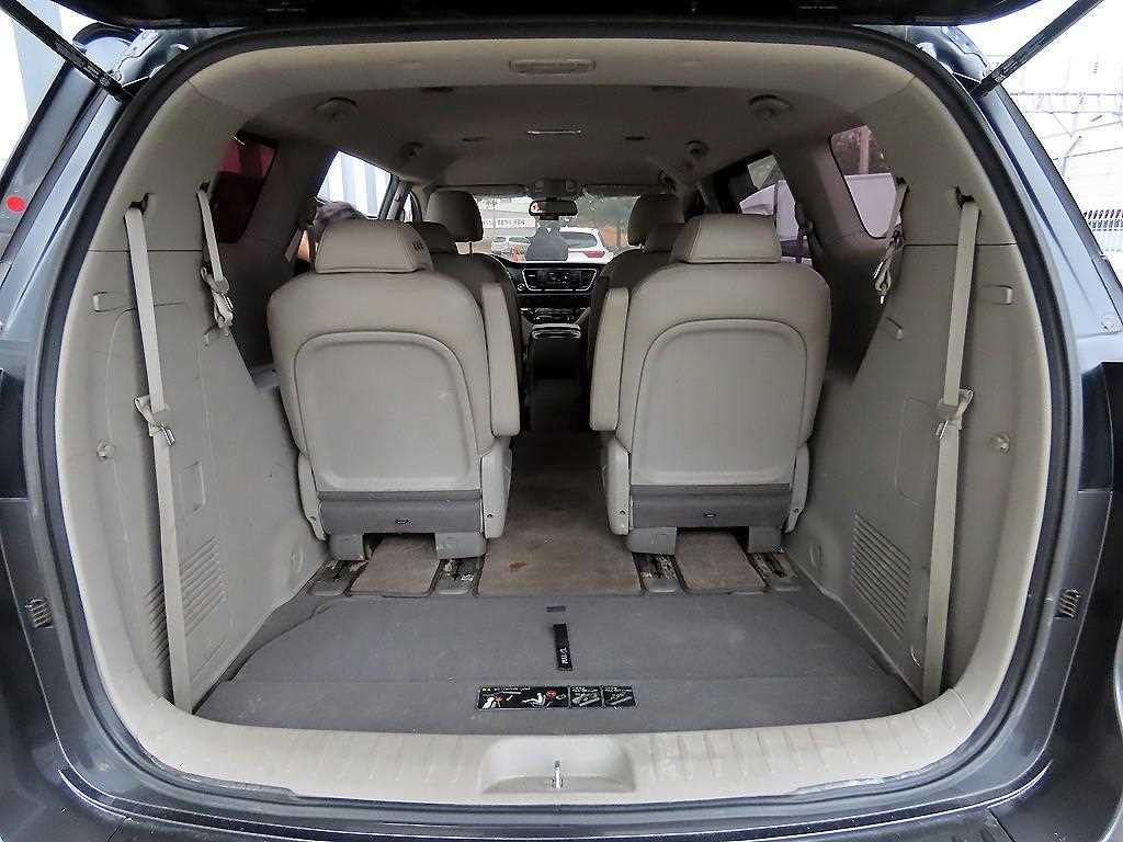 KIA Carnival 2018 Gris - Importación desde Corea - HF Imports Iquique - Foto 18