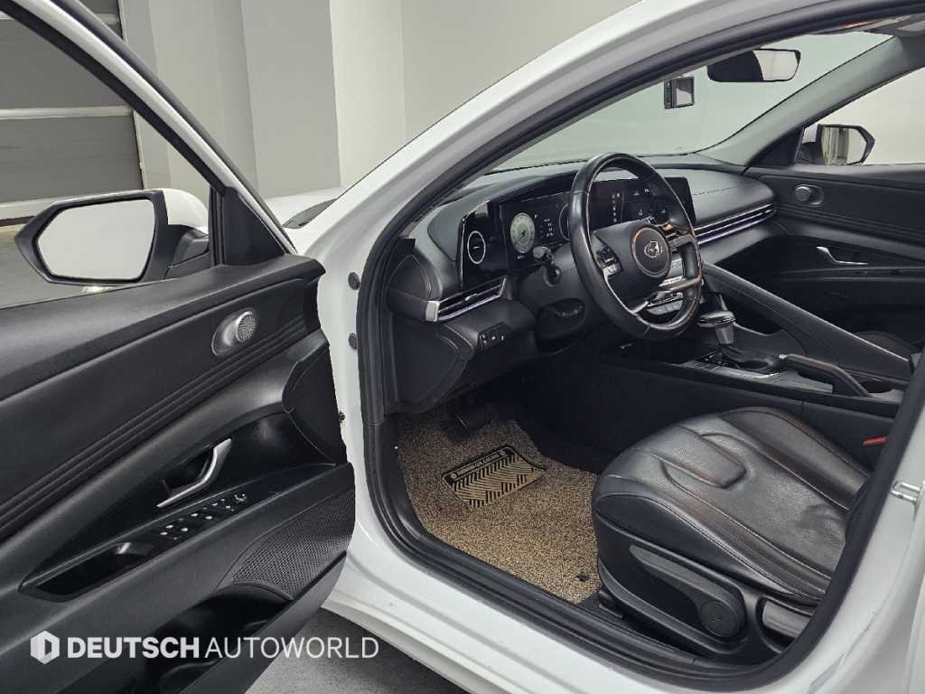 HYUNDAI Avante - Vista 11