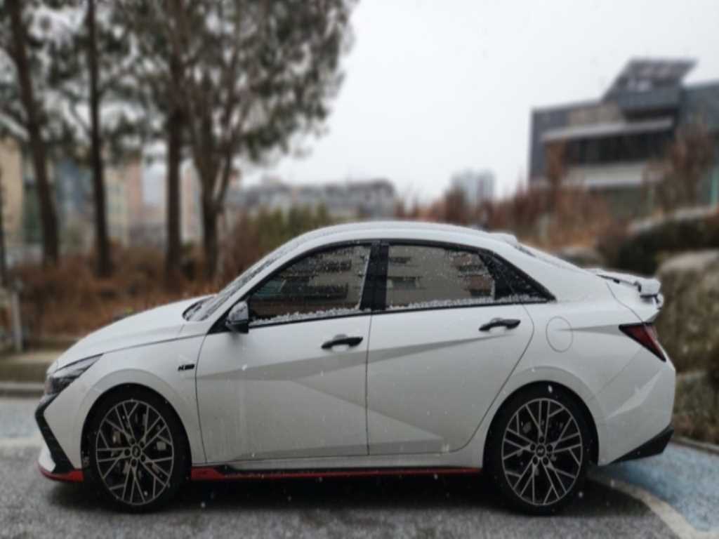 HYUNDAI Avante - Vista 5