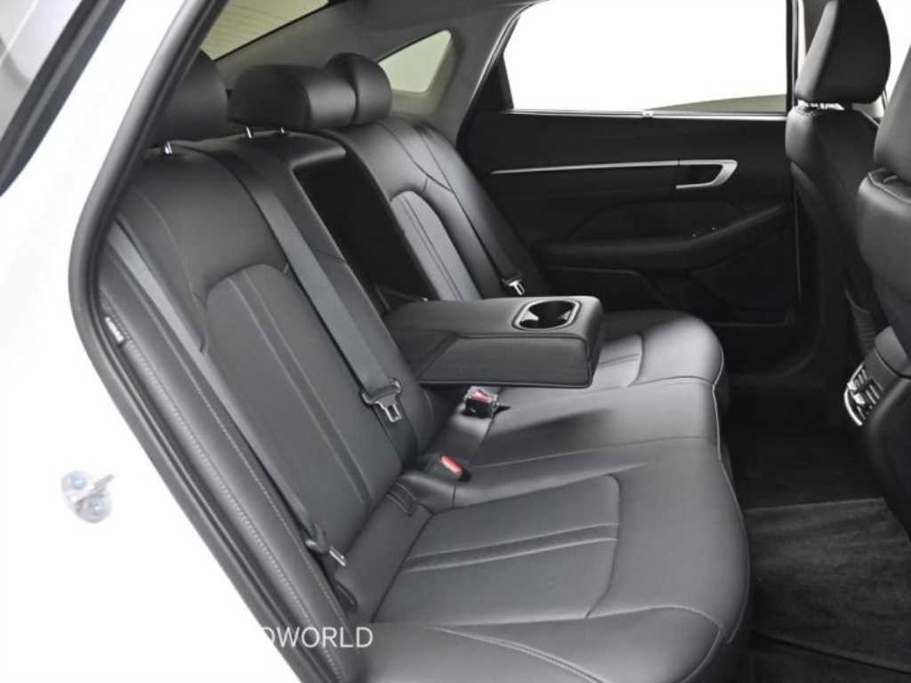 HYUNDAI Sonata - Vista 12