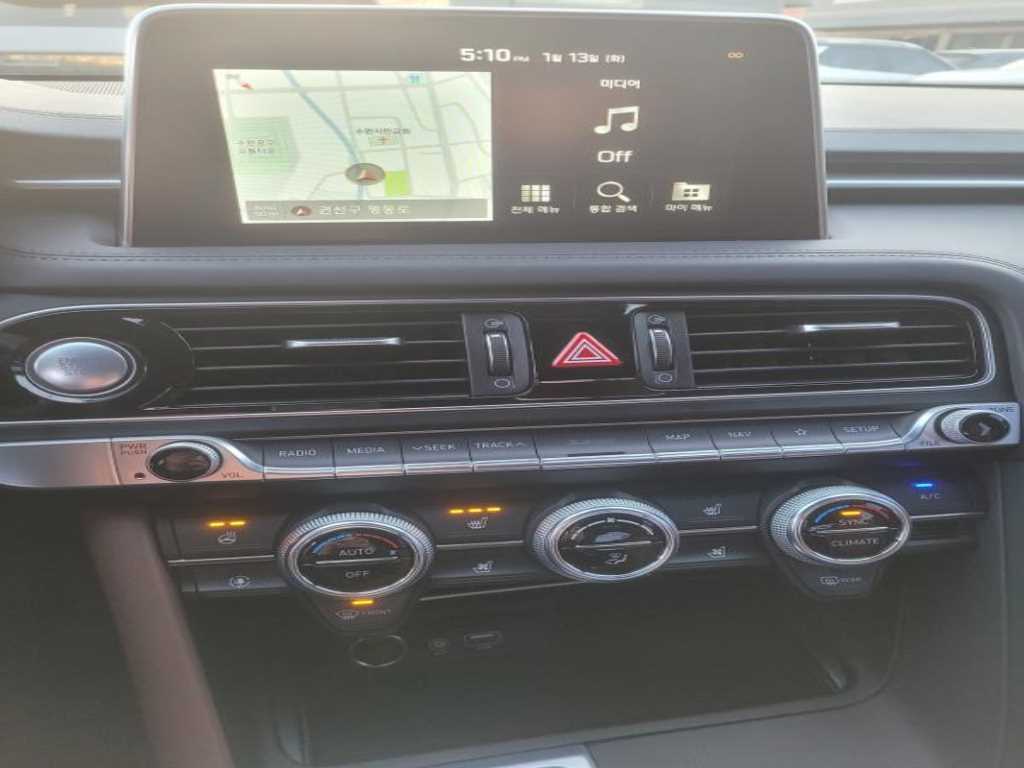 Genesis G70 - Vista 5