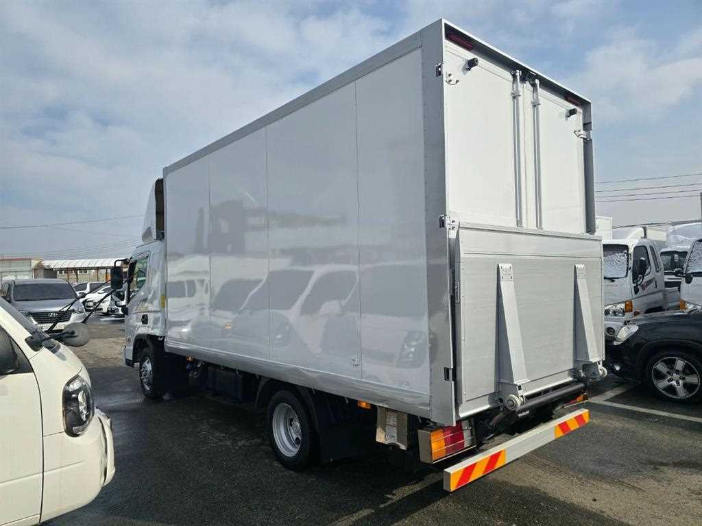 medium and large cargo truck - Vista 4