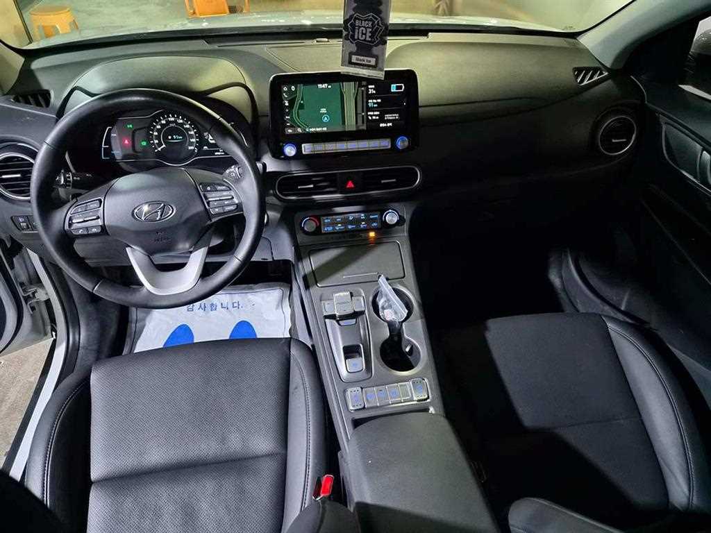 HYUNDAI Kona - Vista 8