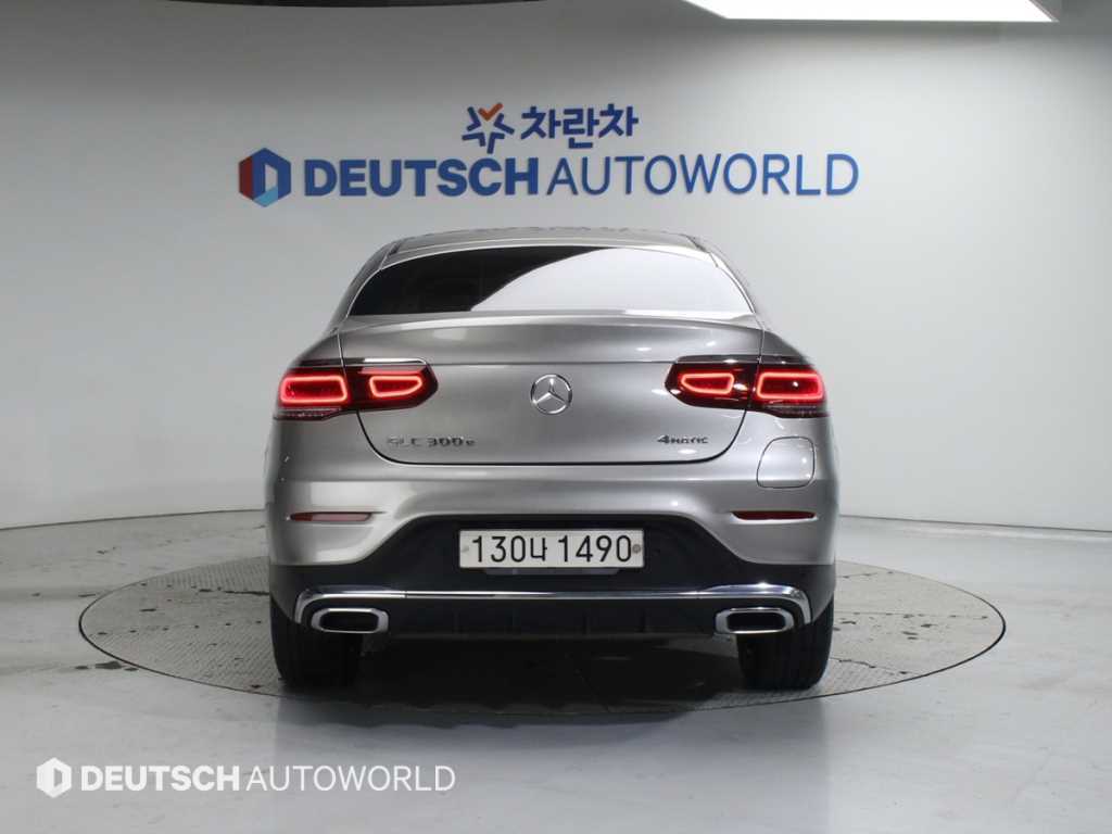 Mercedes Benz GLC Class - Vista 4