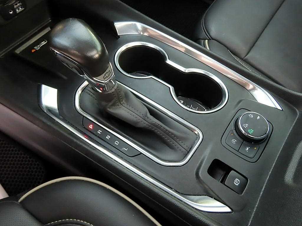 Chevrolet Travers - Vista 10