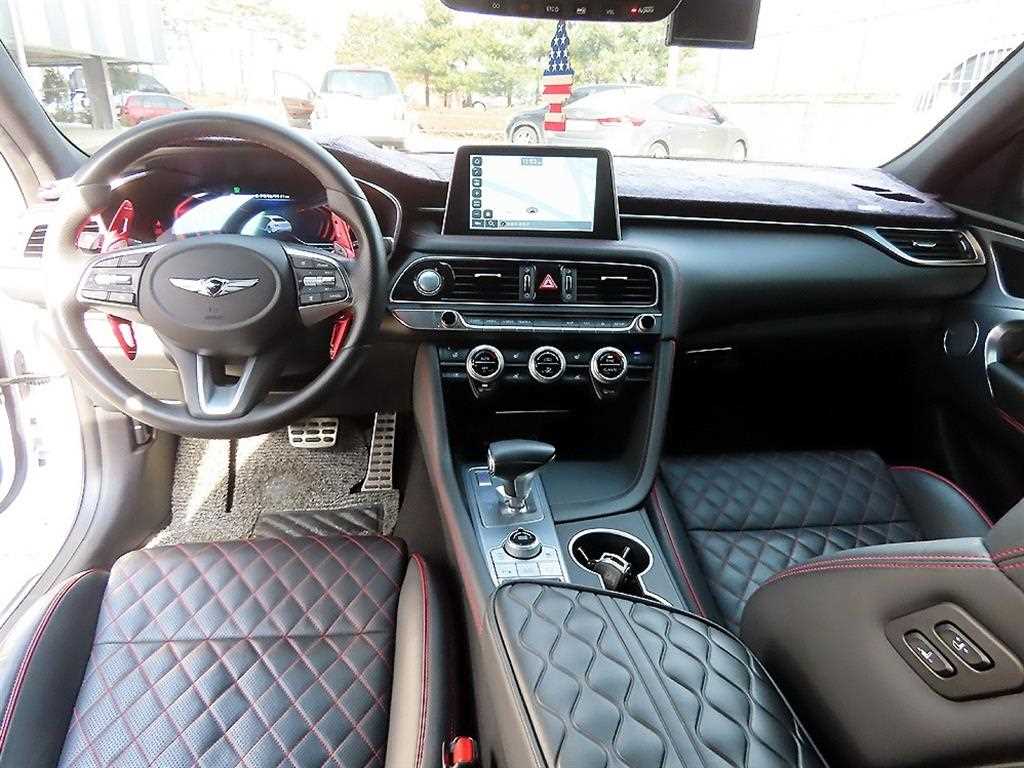 Genesis G70 - Vista 7