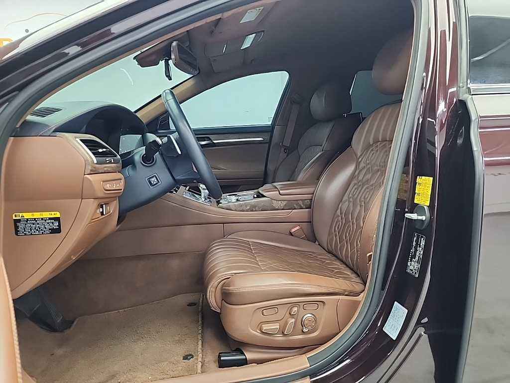 Genesis G90 - Vista 11