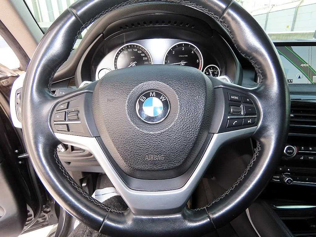 BMW X6 - Vista 8