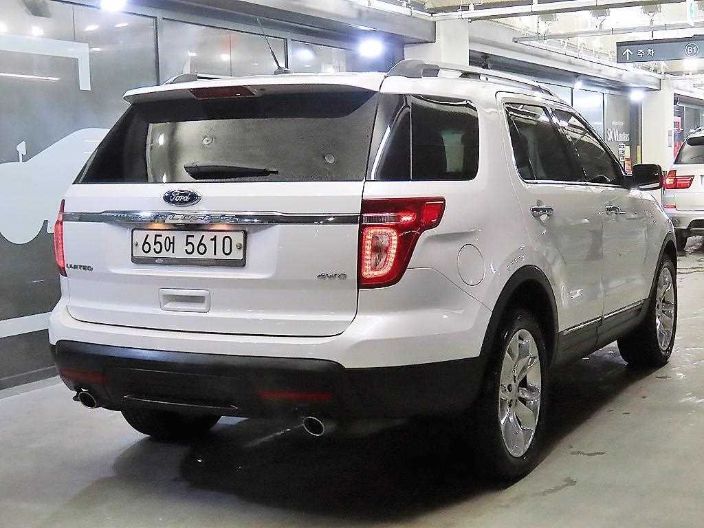Ford Explorer - Vista 4