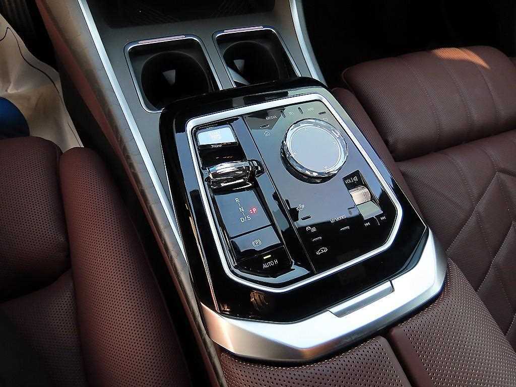 BMW 7 Series 2023 Negro - Importación desde Corea - HF Imports Iquique - Foto 13