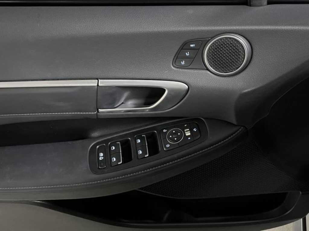 HYUNDAI Sonata - Vista 12