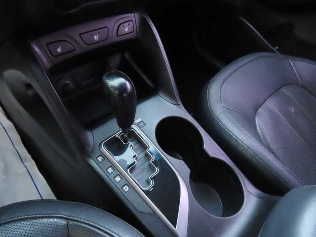 HYUNDAI Tucson 2012 Plateado - Importación desde Corea - HF Imports Iquique - Foto 16