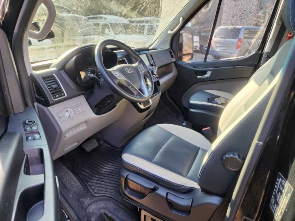 HYUNDAI Solati - Vista 12