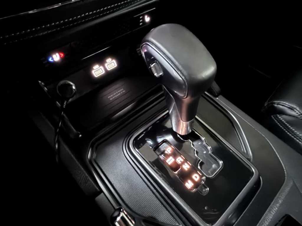 Ssangyong Rexton - Vista 8