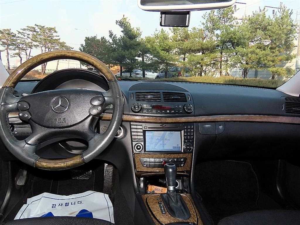 Mercedes Benz E class - Vista 7