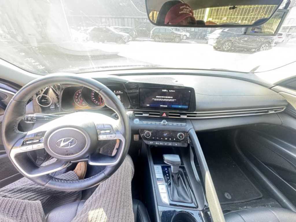 HYUNDAI Avante - Vista 8