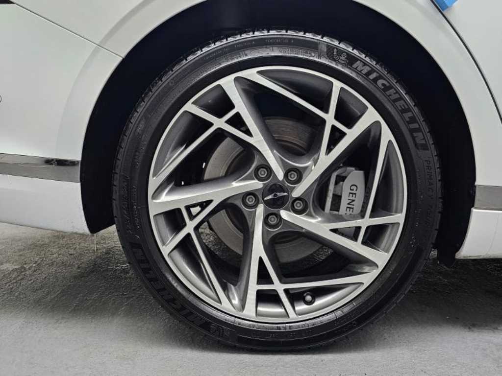 Genesis G90 - Vista 5