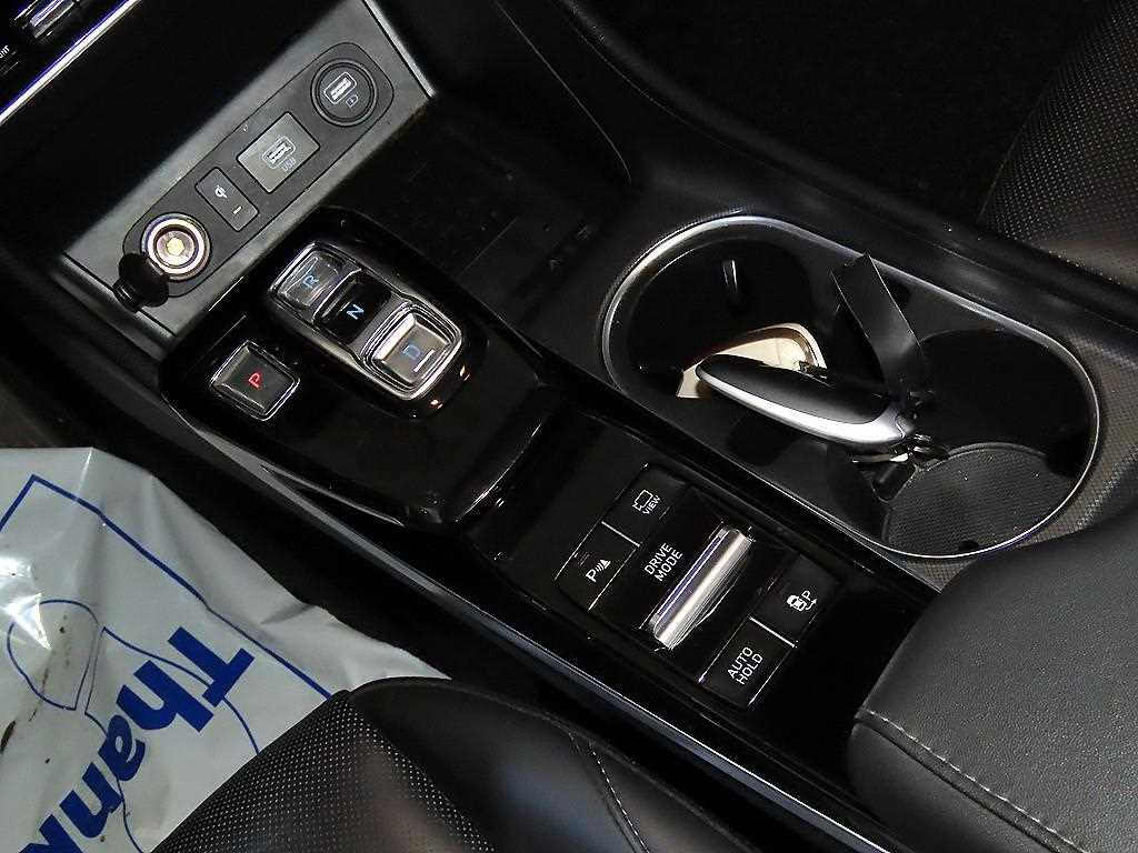 HYUNDAI Sonata - Vista 12