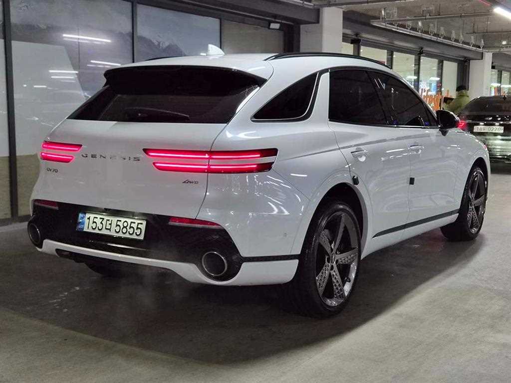 Genesis GV70 - Vista 4