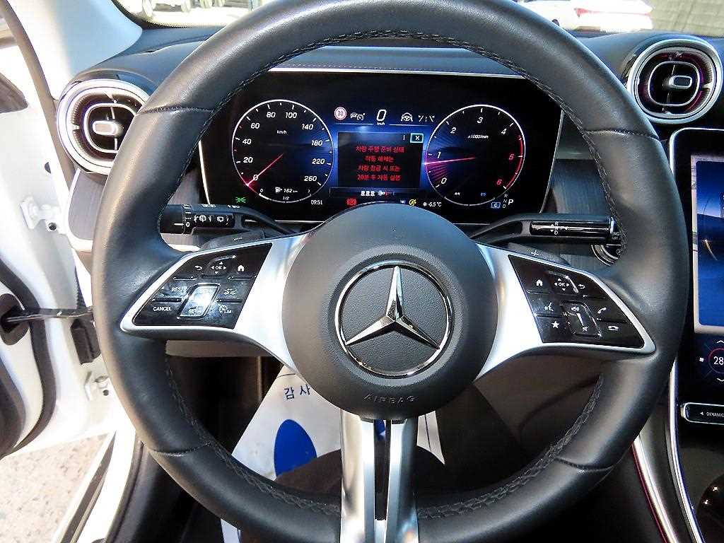 Mercedes Benz GLC Class - Vista 8