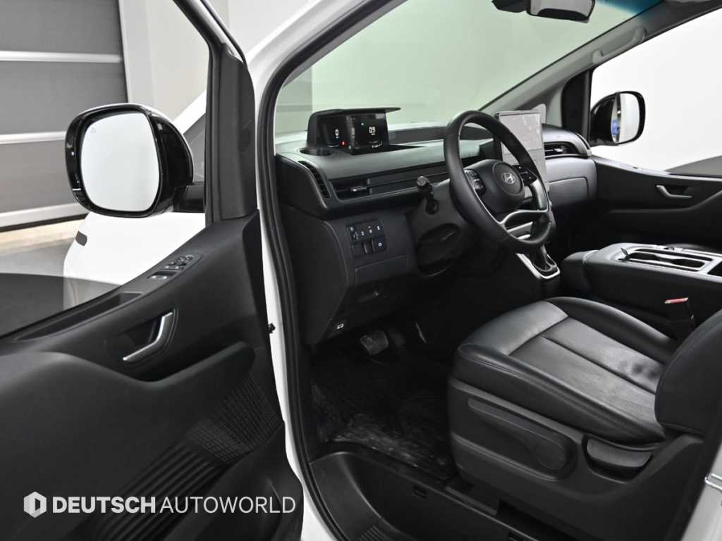 HYUNDAI Staria - Vista 11