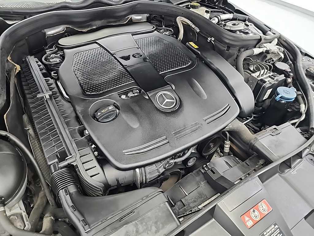 Mercedes Benz E class - Vista 5