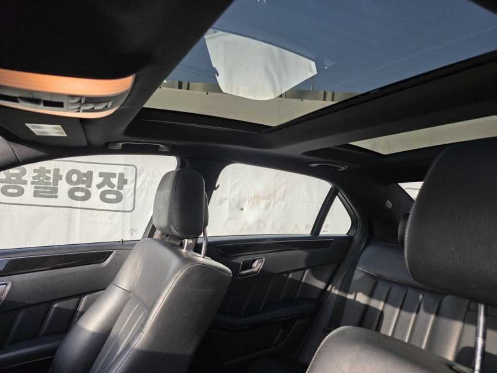 Mercedes Benz E class 2014 Plateado - Importación desde Corea - HF Imports Iquique - Foto 19