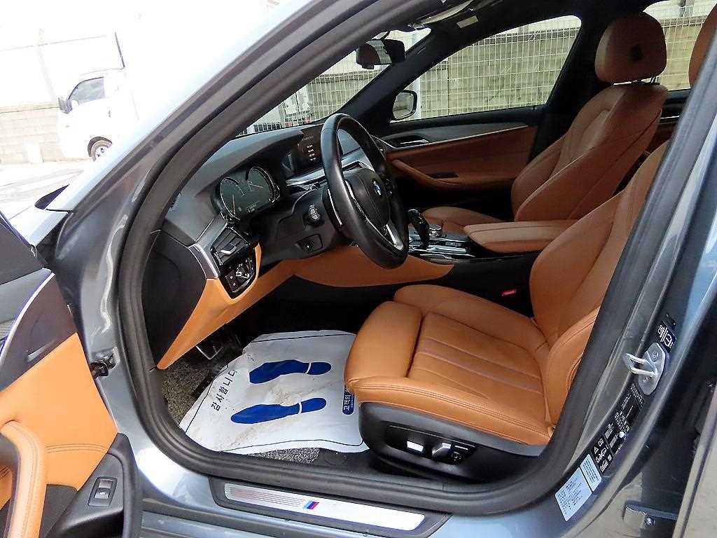 BMW 5 Series - Vista 5