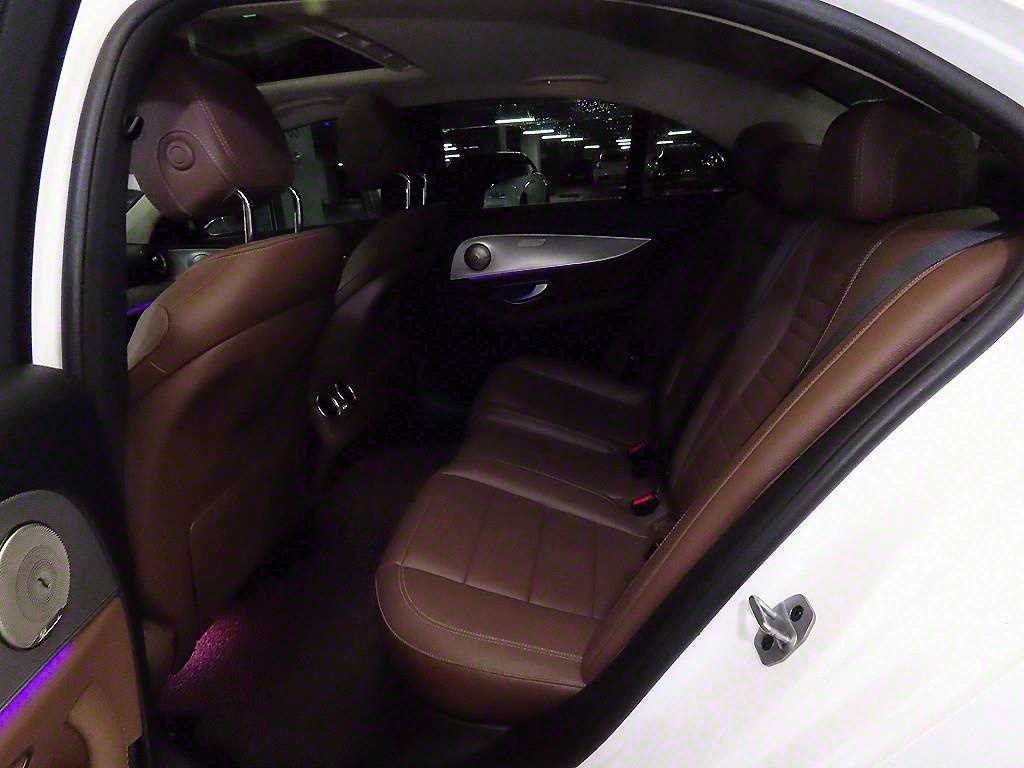 Mercedes Benz E class - Vista 7