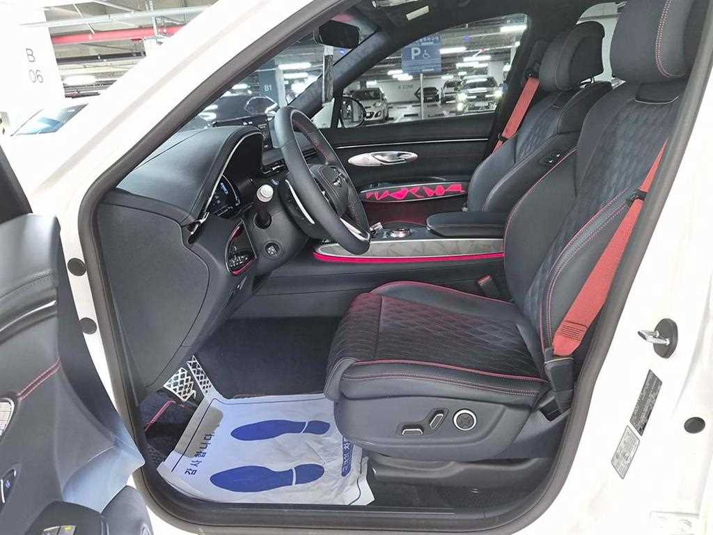 Genesis GV70 - Vista 6