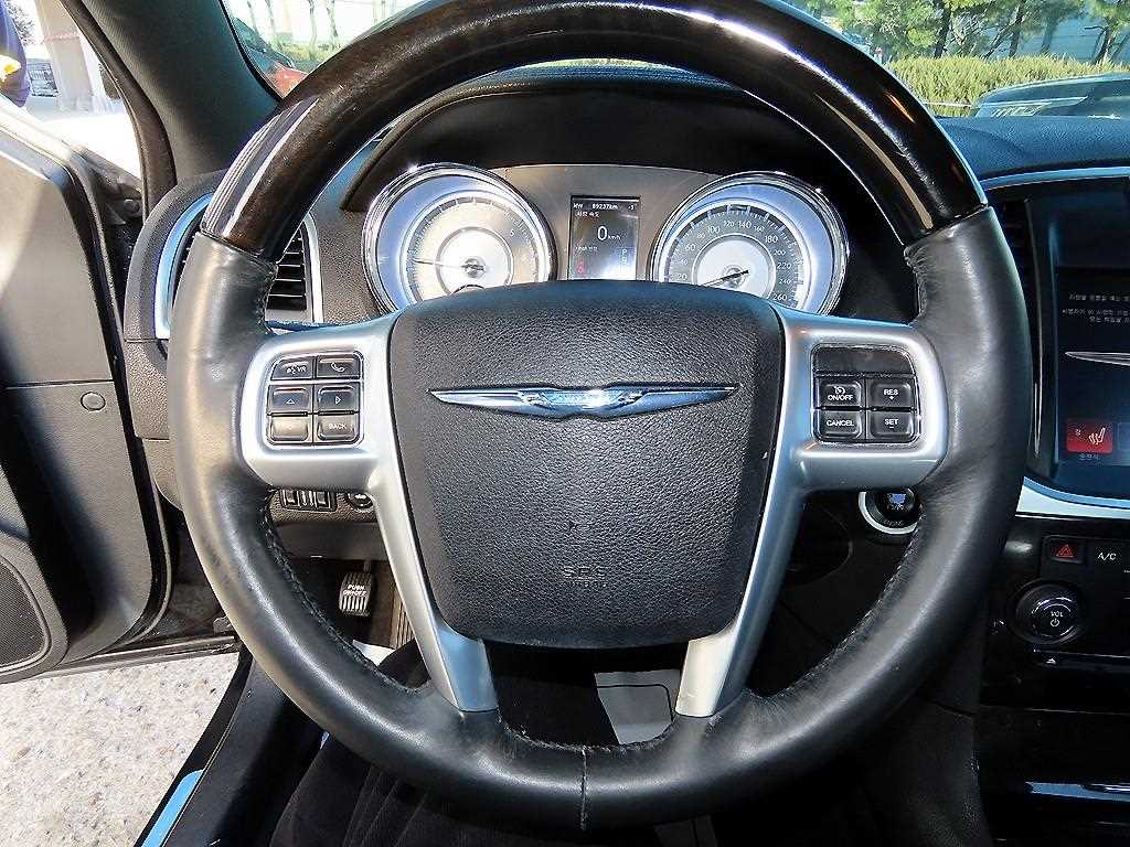 Chrysler 300C - Vista 8