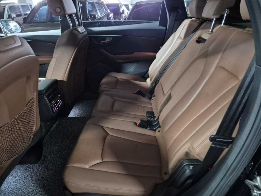 Audi Q7 - Vista 8