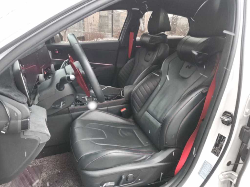 HYUNDAI Avante - Vista 8