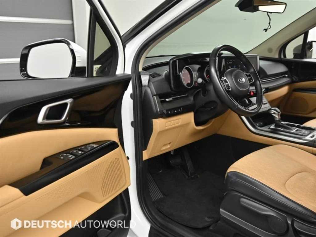 KIA Carnival - Vista 11