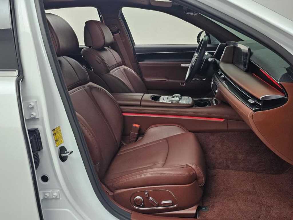 Genesis G90 - Vista 10