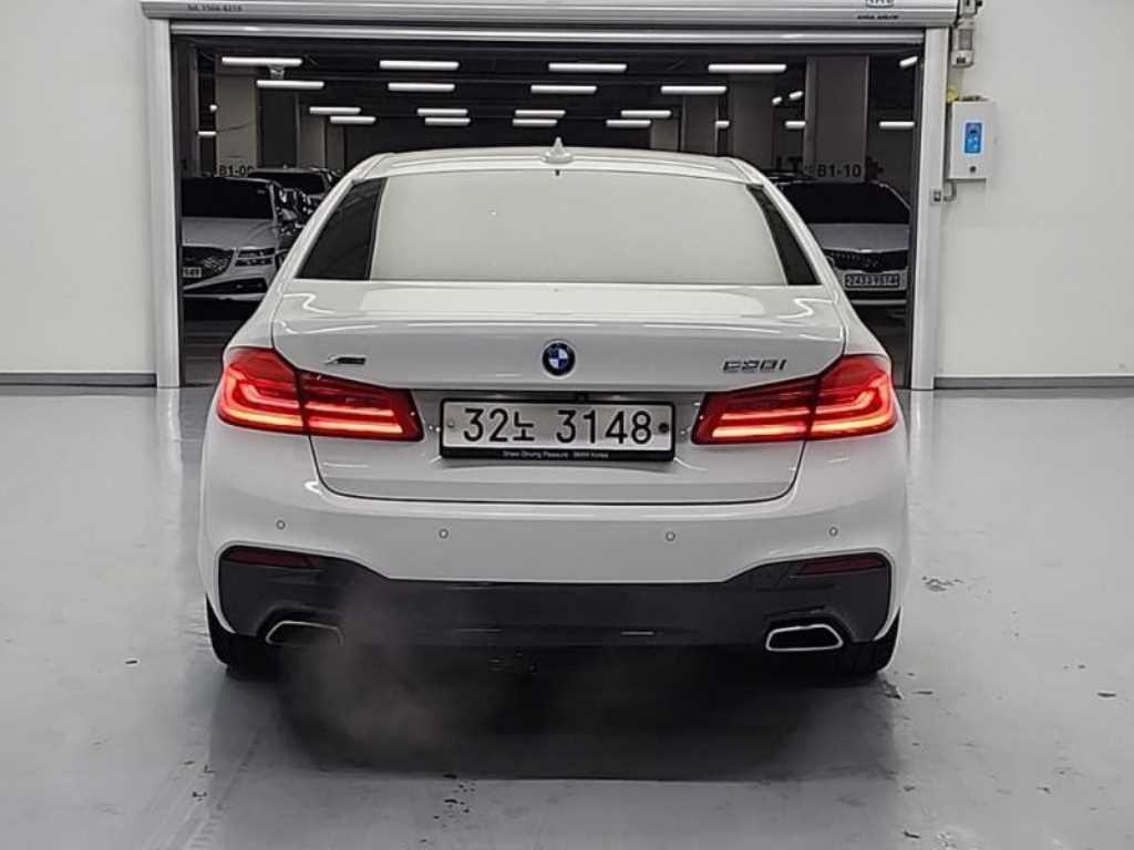 BMW 5 Series - Vista 3