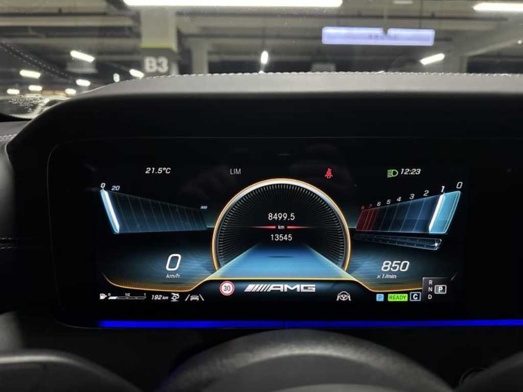 Mercedes Benz AMG GT - Vista 5