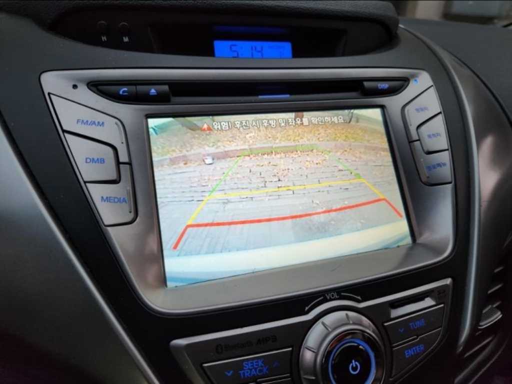 HYUNDAI Avante - Vista 7