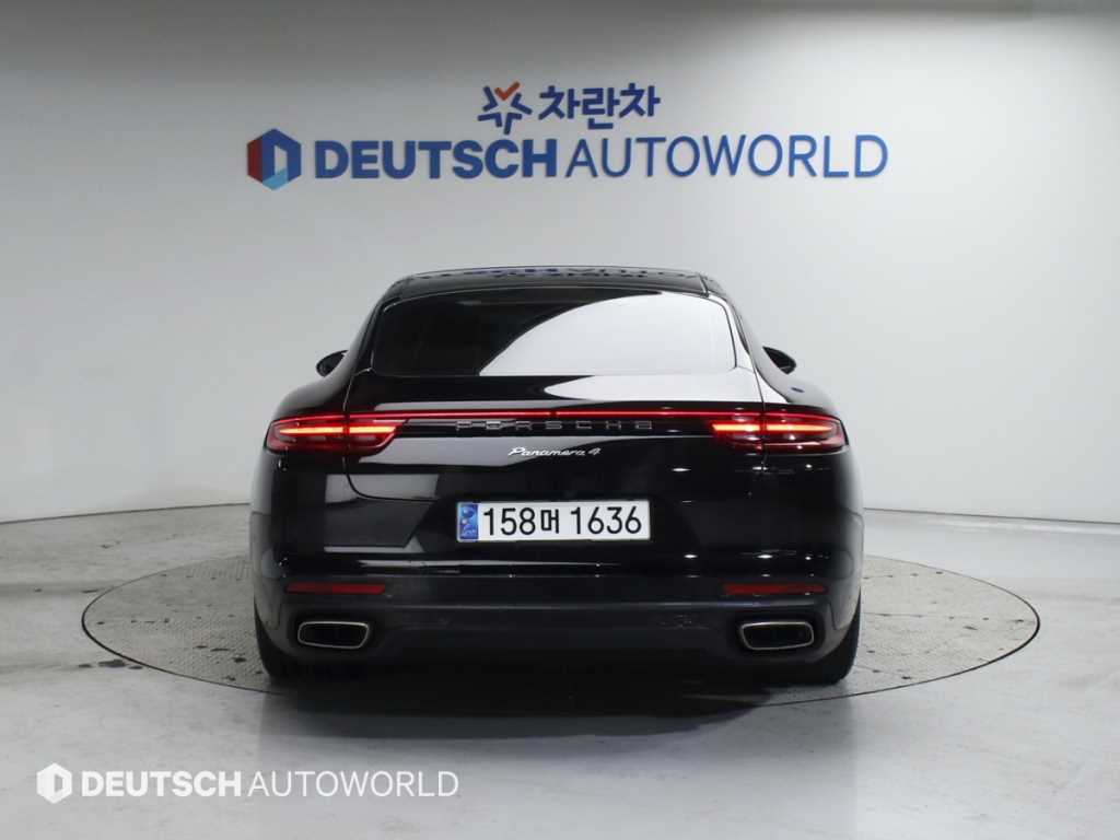 Porsche Panamera - Vista 4