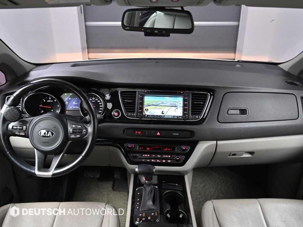 KIA Carnival - Vista 7