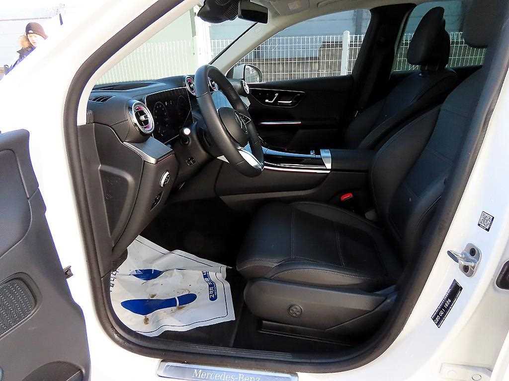 Mercedes Benz GLC Class - Vista 5