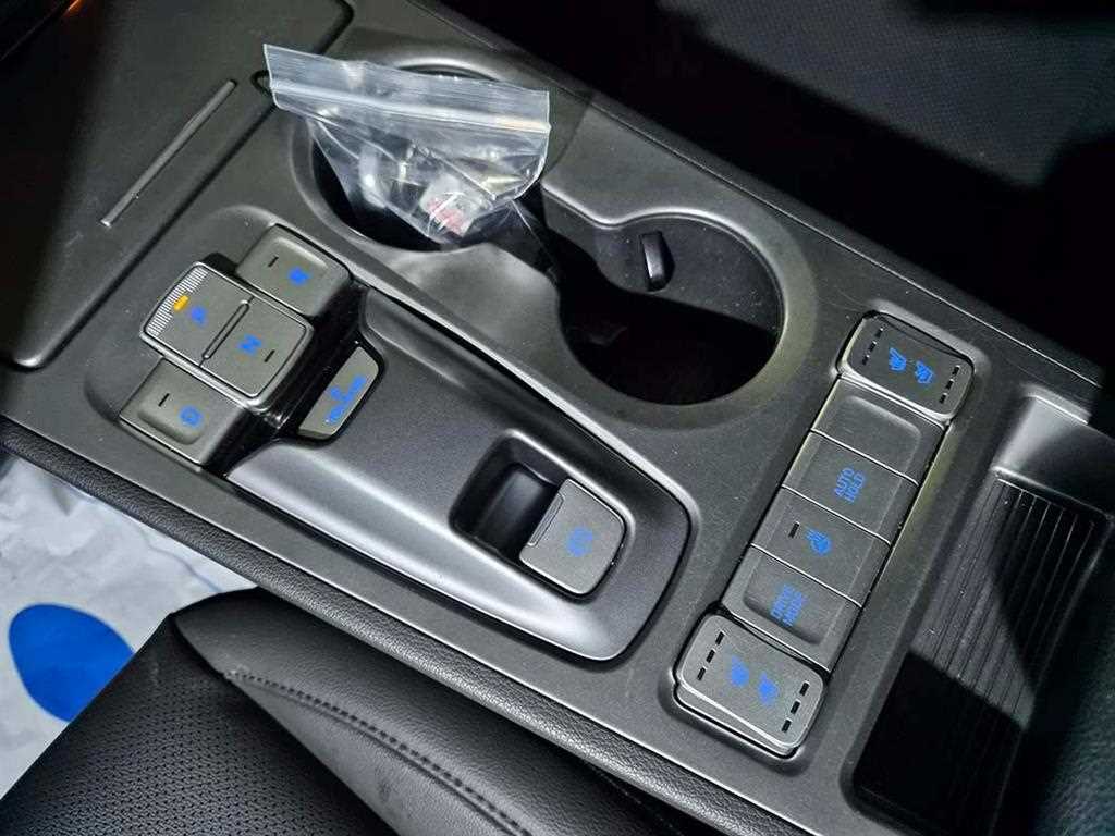 HYUNDAI Kona - Vista 10