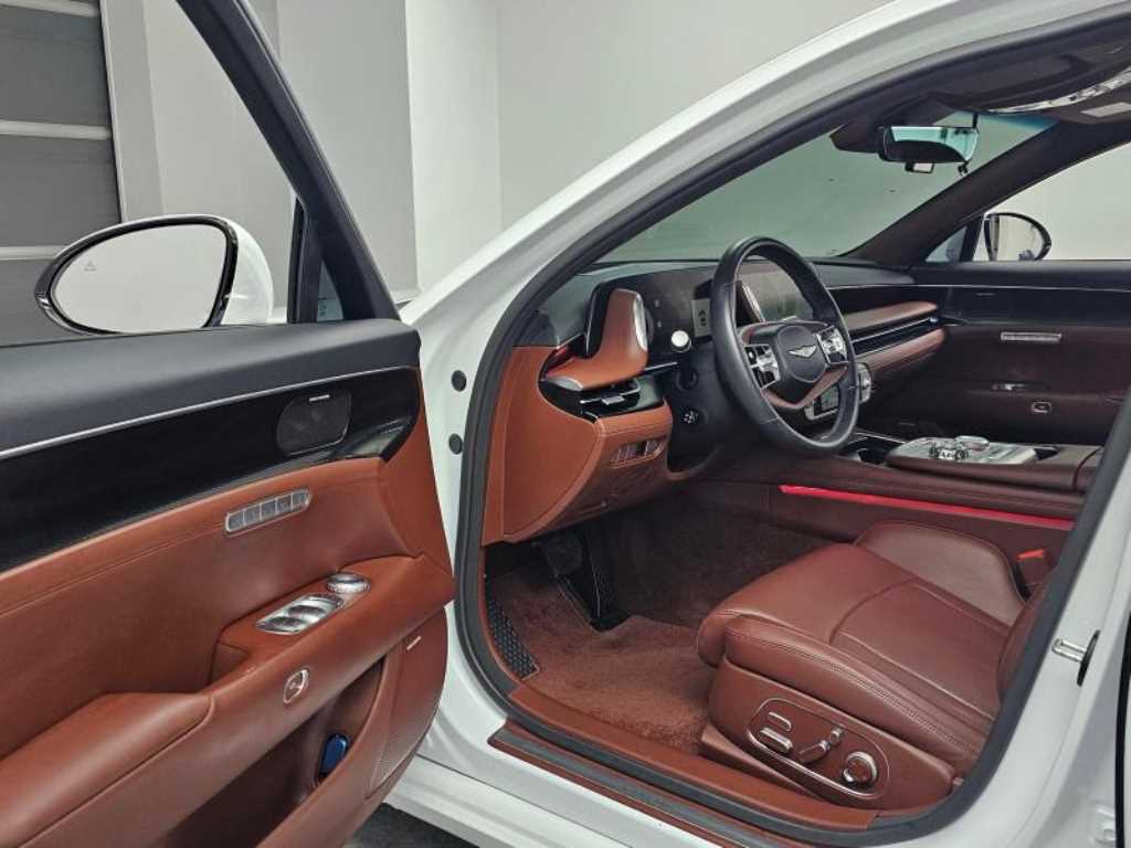 Genesis G90 - Vista 11