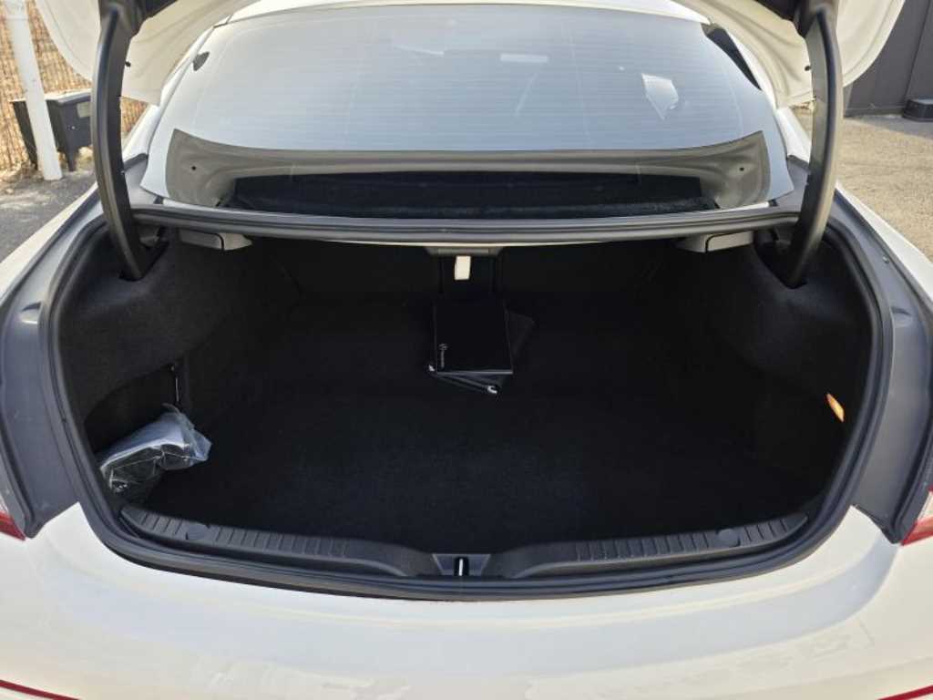 Mercedes Benz C Class - Vista 4