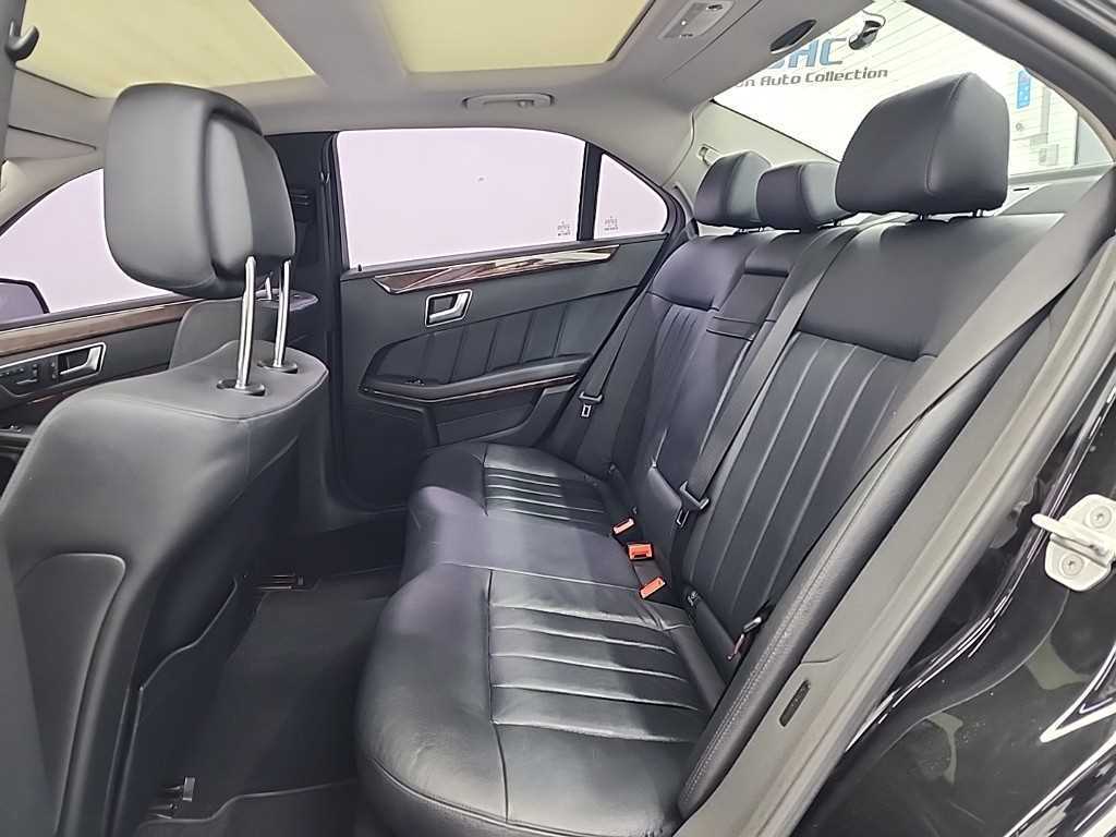 Mercedes Benz E class - Vista 12