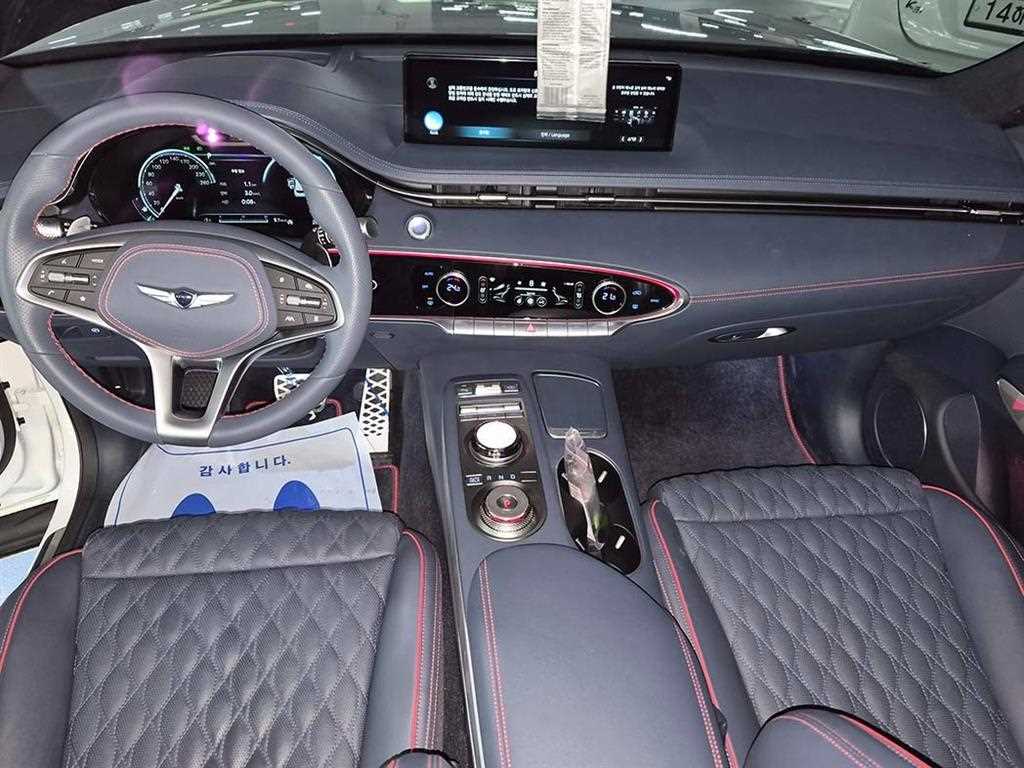 Genesis GV70 - Vista 8