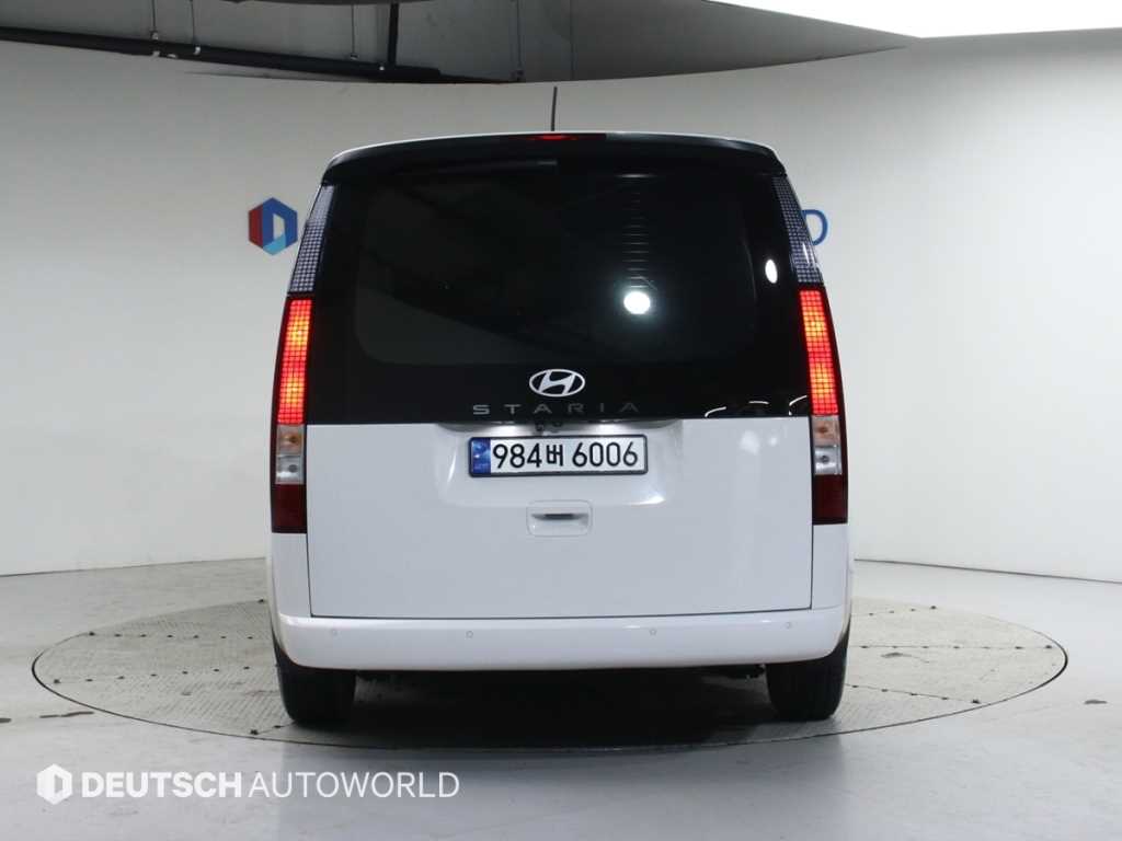 HYUNDAI Staria - Vista 4
