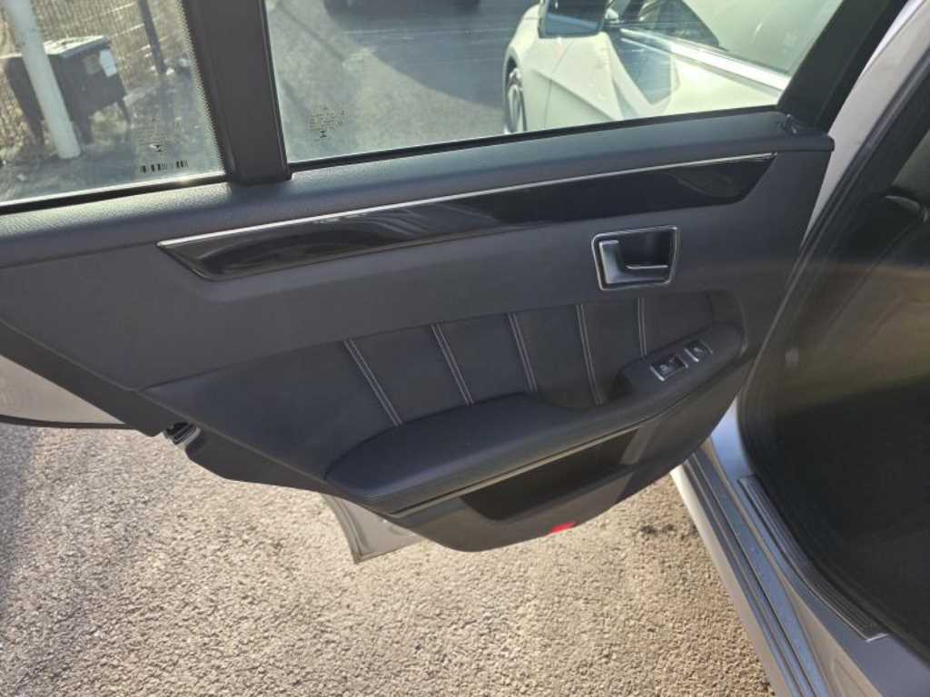 Mercedes Benz E class - Vista 6